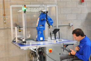 Read more about the article 3 Reasons Colleges Should Provide Robotics Training in 2022 and Beyond